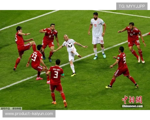 卡塞米罗打入争议进球后双手指天，告慰去世亲人